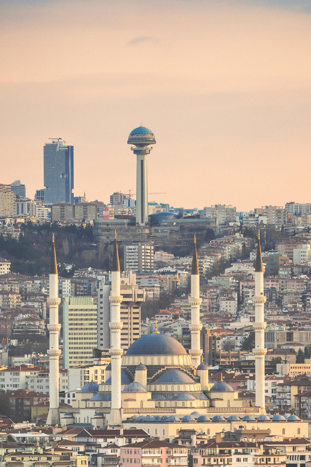 Modern Ankara silueti